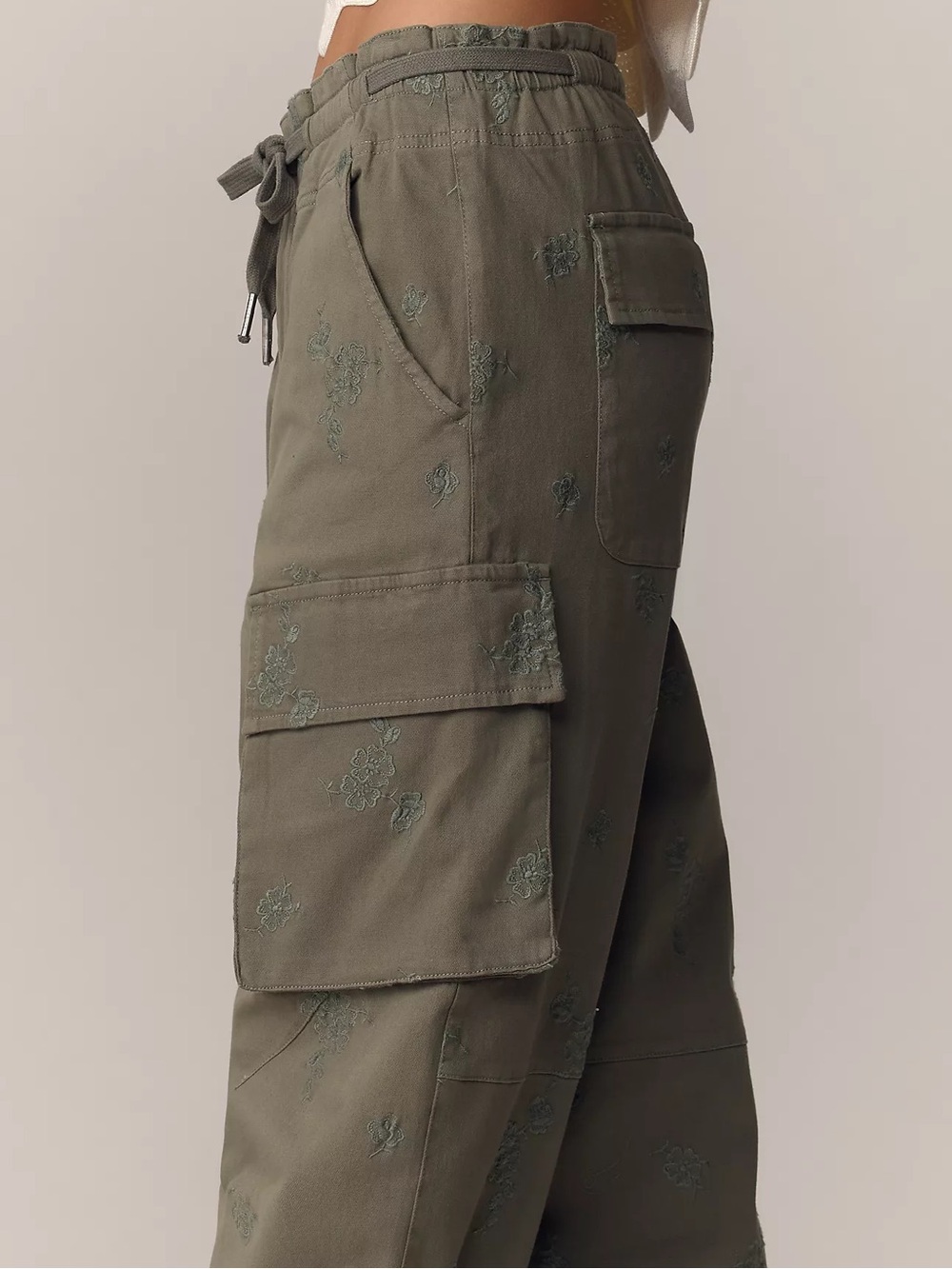NEW Anthropologie Pilcro Ditsy Embroidered Drawstring Cargo Pants : Medium - Picture 2 of 9